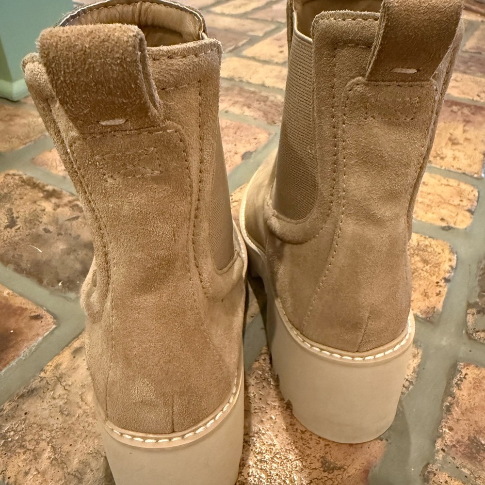 Dolce Vita sand/tan ankle boots - Picture 3 of 9